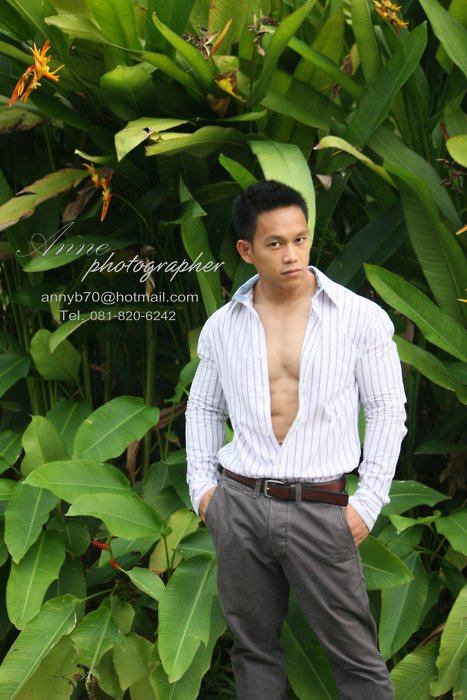 ผู่้ชายเนื้อแน่นน่ากอด