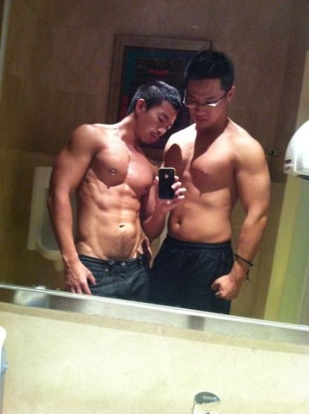 ผู่้ชายเนื้อแน่นน่ากอด