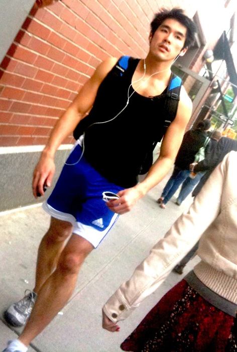 ผู่้ชายเนื้อแน่นน่ากอด