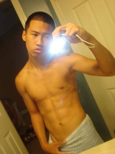 ผู่้ชายเนื้อแน่นน่ากอด