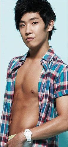 ผู่้ชายเนื้อแน่นน่ากอด