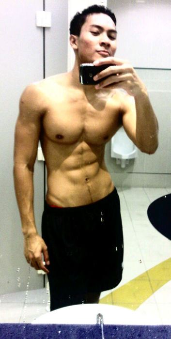 ผู่้ชายเนื้อแน่นน่ากอด