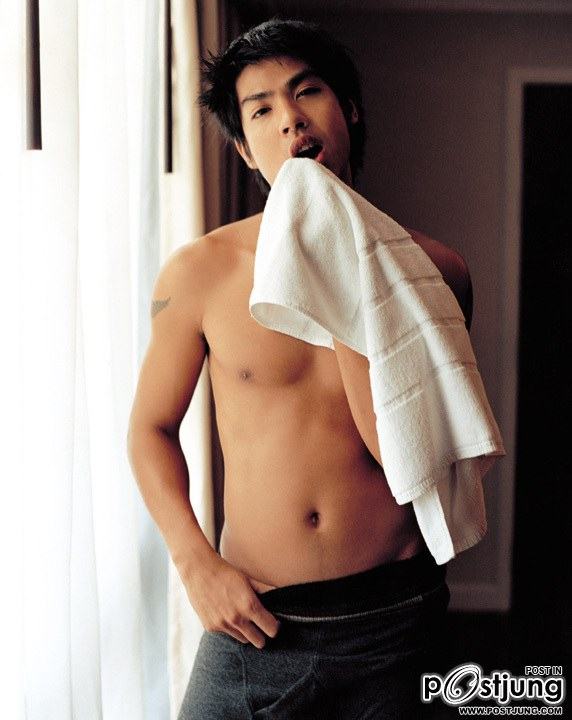 ใครแพ้ ความหล่อล่ำขาวๆห้าเข้านะ