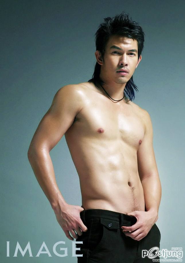 ใครแพ้ ความหล่อล่ำขาวๆห้าเข้านะ