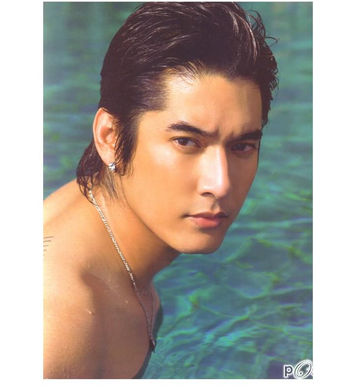 ใครแพ้ ความหล่อล่ำขาวๆห้าเข้านะ