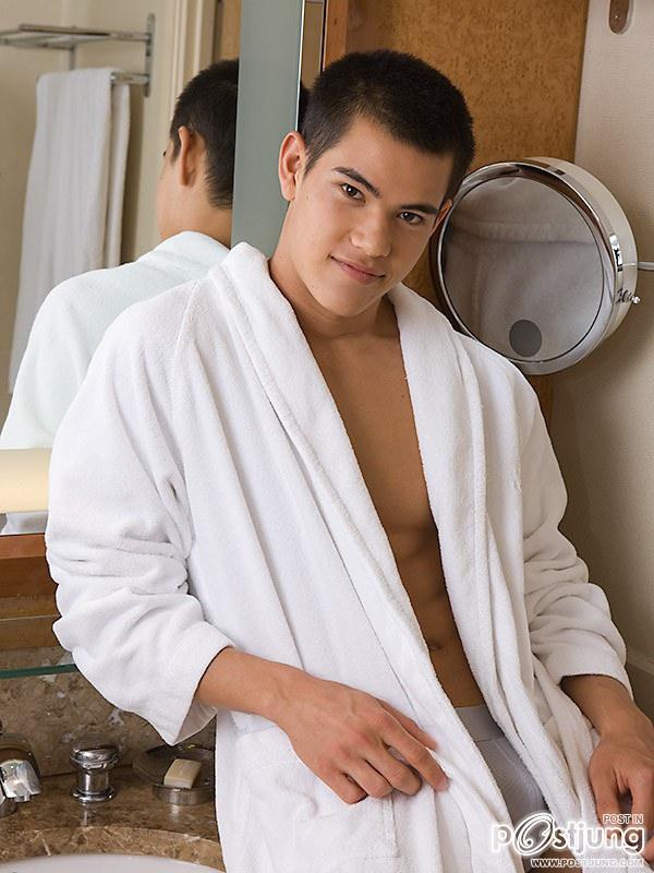 หนุ่มเนื้อแน่นอบอุนๆ