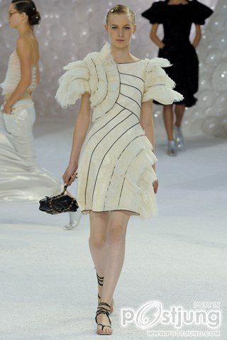 Chanel spring & summer 2012 in Paris fashion Week