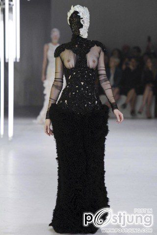 Alexander McQueen spring & summer 2012 in Paris fashion Week