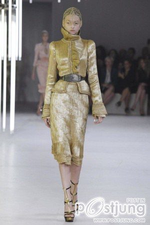 Alexander McQueen spring & summer 2012 in Paris fashion Week