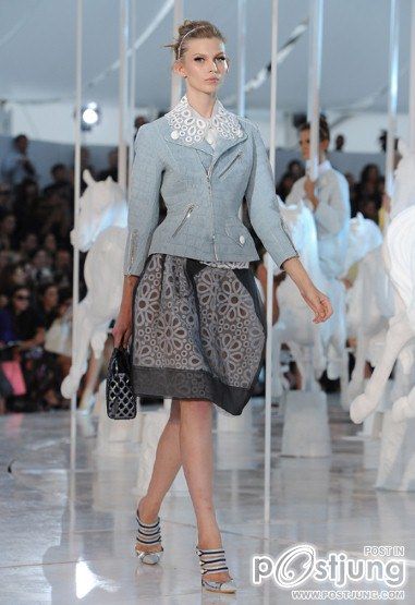 Paris Fashion Week: Louis Vuitton spring/summer 2012