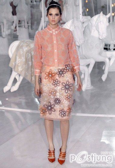 Paris Fashion Week: Louis Vuitton spring/summer 2012