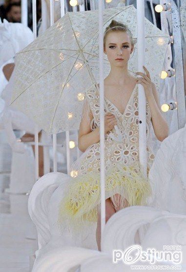 Paris Fashion Week: Louis Vuitton spring/summer 2012