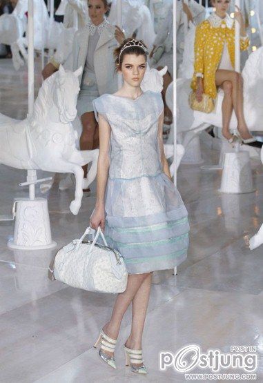 Paris Fashion Week: Louis Vuitton spring/summer 2012