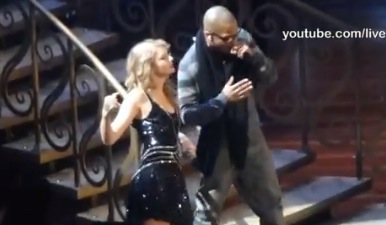 Taylor Swift และ T.I ร้องเพลง LIve Your Life ด้วยกัน!