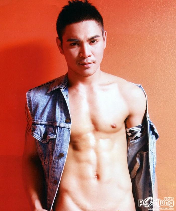 ผิวเนียนอกแน่นๆ...เช็ดเลือดด