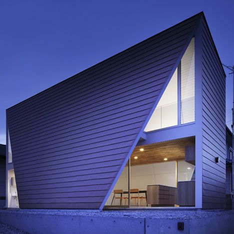 เป็นบ้านที่ไม่น่าอาบน้ำตอนกลางวัน Canopy House Designs: Home of Wakayama