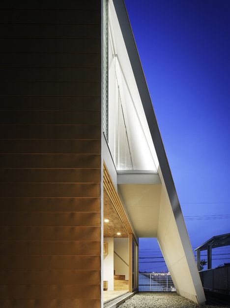 เป็นบ้านที่ไม่น่าอาบน้ำตอนกลางวัน Canopy House Designs: Home of Wakayama