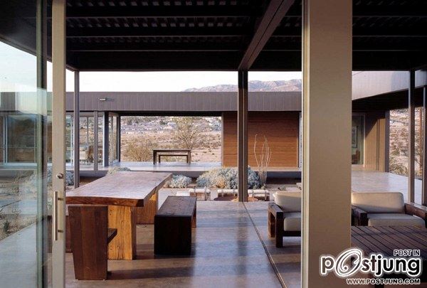 Modular Desert House in California