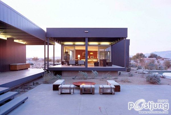Modular Desert House in California