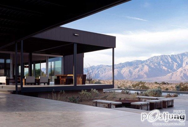 Modular Desert House in California
