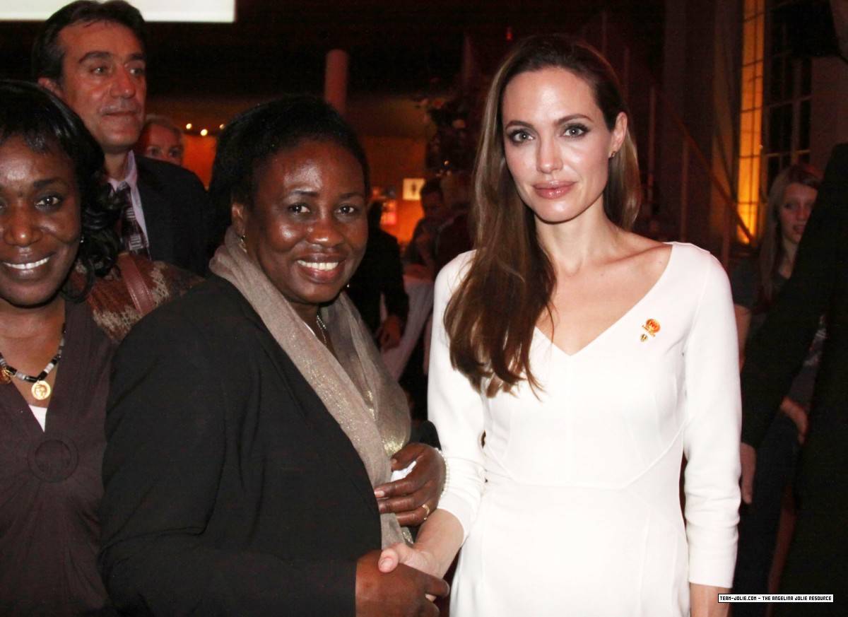 มิเชล โหย่ว Vs เเองเจลลิน่า โจลี่ 2นางพญาฮอลลี่วู๊ด 2 ฝั่งทวีป