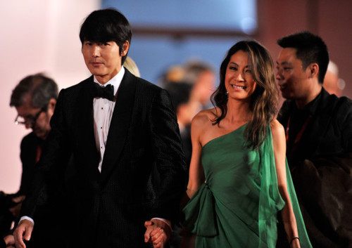 มิเชล โหย่ว Vs เเองเจลลิน่า โจลี่ 2นางพญาฮอลลี่วู๊ด 2 ฝั่งทวีป