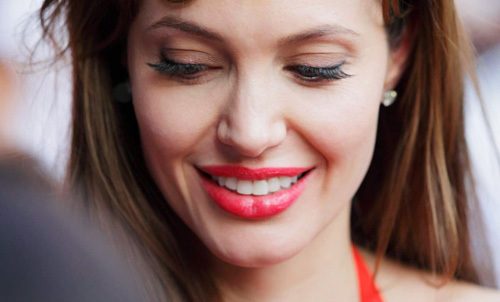 มิเชล โหย่ว Vs เเองเจลลิน่า โจลี่ 2นางพญาฮอลลี่วู๊ด 2 ฝั่งทวีป