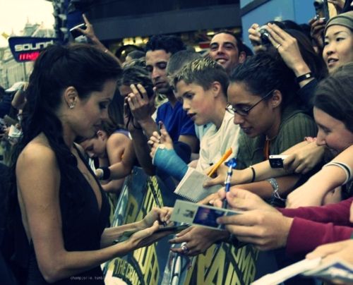 มิเชล โหย่ว Vs เเองเจลลิน่า โจลี่ 2นางพญาฮอลลี่วู๊ด 2 ฝั่งทวีป