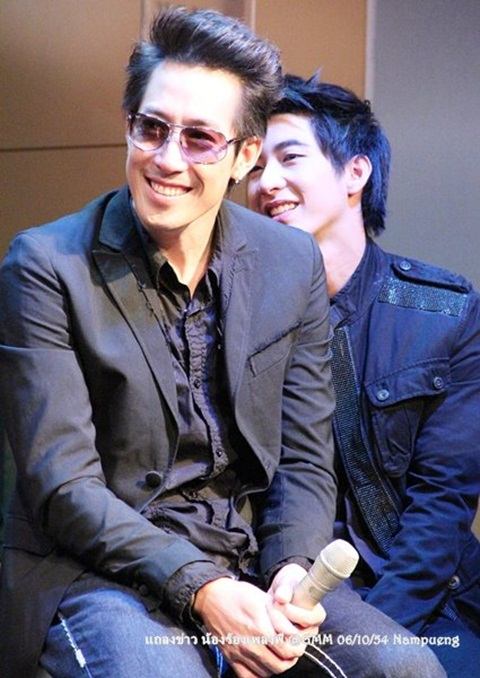โตโน่ & เจ เจตริน @ งานแถลงข่าวคอนเสิร์ต เรวัต พุทธินันทน์ น้องร้องเพลงพี่ 15 ปี ที่คิดถึง