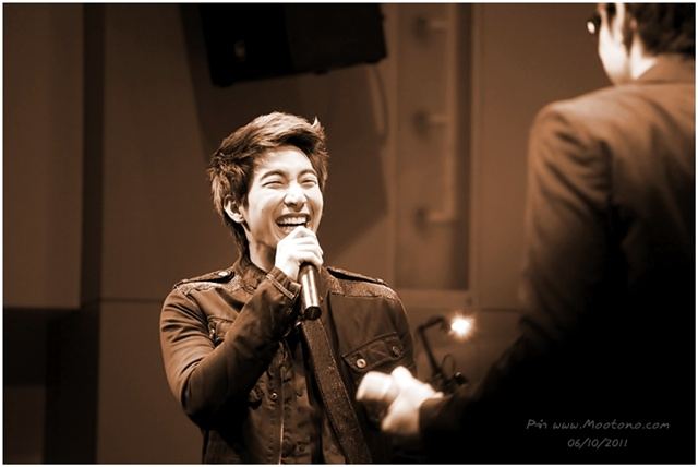 โตโน่ & เจ เจตริน @ งานแถลงข่าวคอนเสิร์ต เรวัต พุทธินันทน์ น้องร้องเพลงพี่ 15 ปี ที่คิดถึง