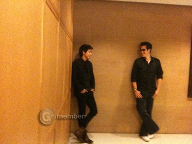 โตโน่ & เจ เจตริน @ งานแถลงข่าวคอนเสิร์ต เรวัต พุทธินันทน์ น้องร้องเพลงพี่ 15 ปี ที่คิดถึง