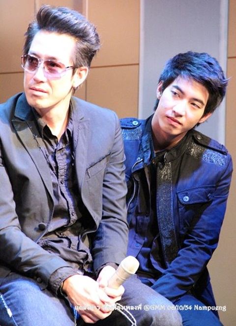 โตโน่ & เจ เจตริน @ งานแถลงข่าวคอนเสิร์ต เรวัต พุทธินันทน์ น้องร้องเพลงพี่ 15 ปี ที่คิดถึง