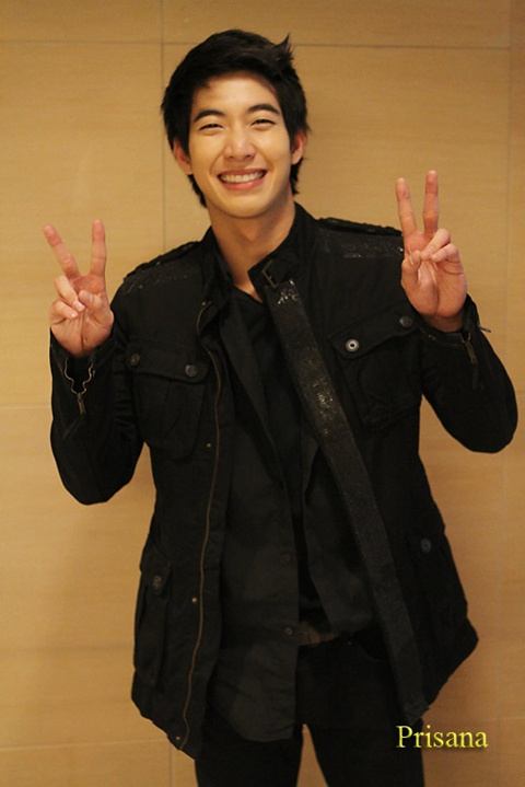 โตโน่ & เจ เจตริน @ งานแถลงข่าวคอนเสิร์ต เรวัต พุทธินันทน์ น้องร้องเพลงพี่ 15 ปี ที่คิดถึง