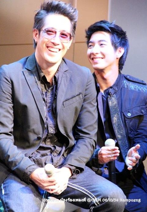 โตโน่ & เจ เจตริน @ งานแถลงข่าวคอนเสิร์ต เรวัต พุทธินันทน์ น้องร้องเพลงพี่ 15 ปี ที่คิดถึง