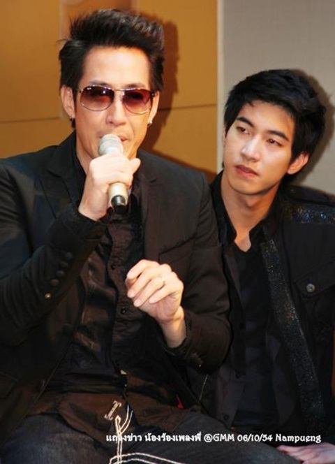 โตโน่ & เจ เจตริน @ งานแถลงข่าวคอนเสิร์ต เรวัต พุทธินันทน์ น้องร้องเพลงพี่ 15 ปี ที่คิดถึง