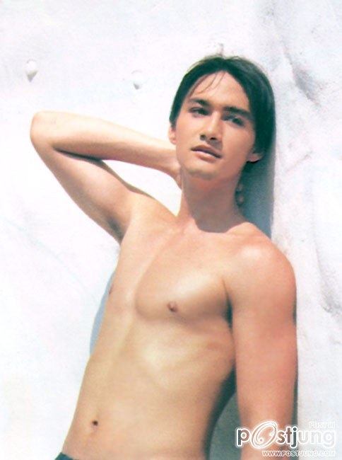 อนันดาหนุ่ม ละอ่อน