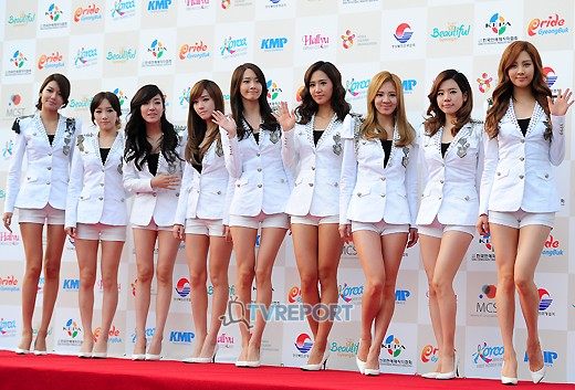 TVXQ!, SNSD, 2PM, BEAST, miss A, IU ร่วมเดินพรมแดงในงาน &rsquo;2011 HALLYU DREAM CONCERT&rsquo;