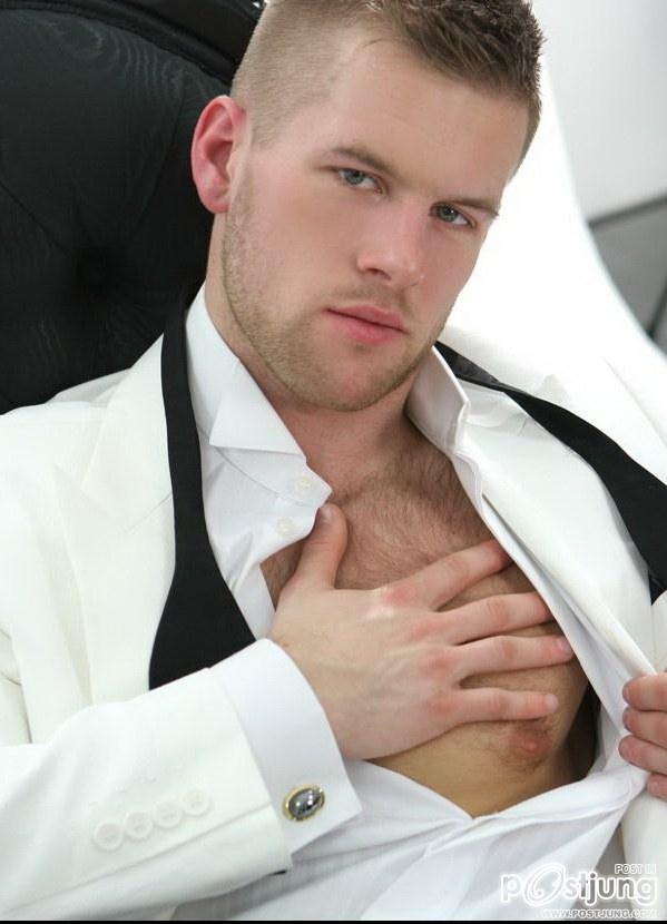 หล่อมากไม่รู้เห็นกันยัง