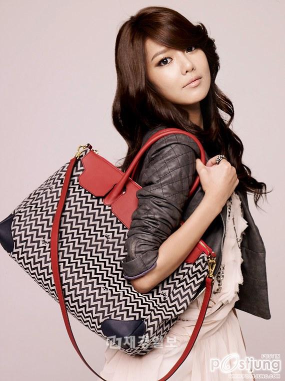 โซนยอชิแด (SNSD) แปลงโฉมเป็นเจ้าหญิงยุคใหม่ ในมาดพรีเซ็นเตอร์ &lsquo;J.ESTINA&rsquo;