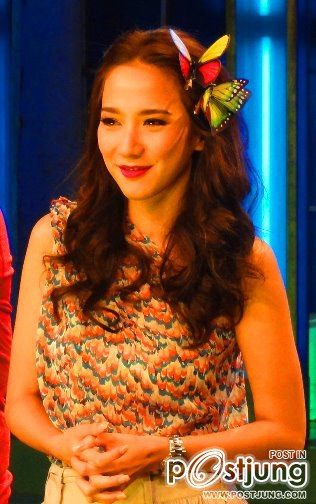 สวยงามไปกับ"อั้ม พัชราภา"ในเเฟชั่น"ผีเสื้อเกาะ"!!!