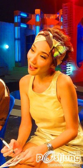 สวยงามไปกับ"อั้ม พัชราภา"ในเเฟชั่น"ผีเสื้อเกาะ"!!!