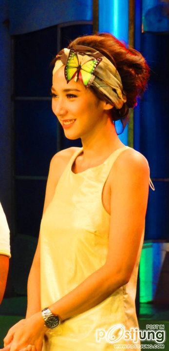สวยงามไปกับ"อั้ม พัชราภา"ในเเฟชั่น"ผีเสื้อเกาะ"!!!