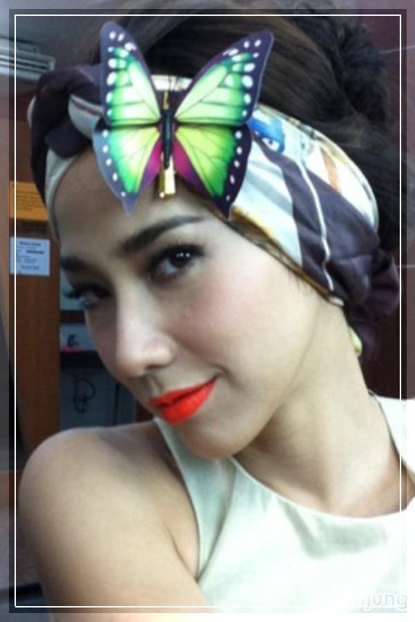 สวยงามไปกับ"อั้ม พัชราภา"ในเเฟชั่น"ผีเสื้อเกาะ"!!!