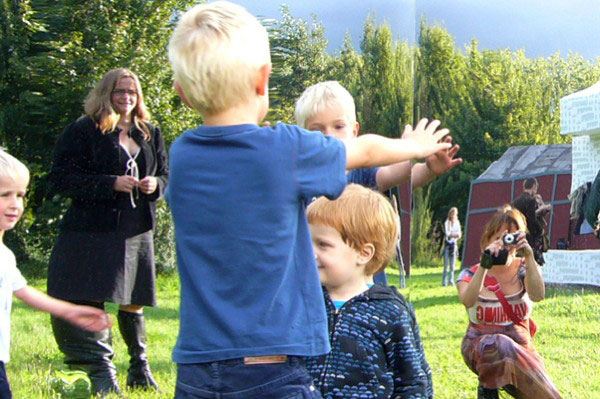 น่าสนใจ Outdoor Pavilion Design with Mirrors