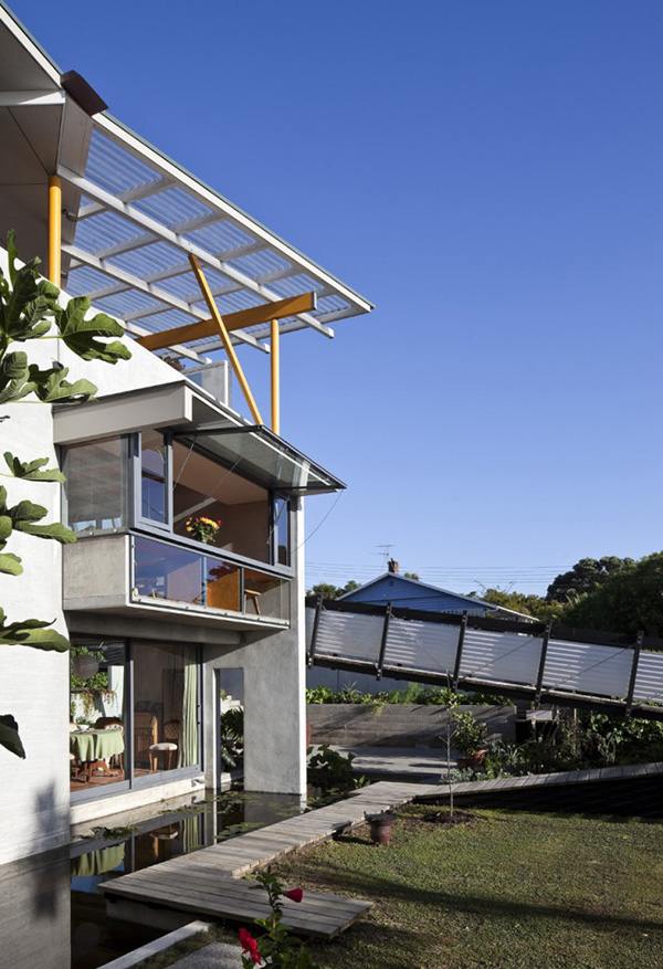 Plastic Roof House by Mitchell and Stout Architects