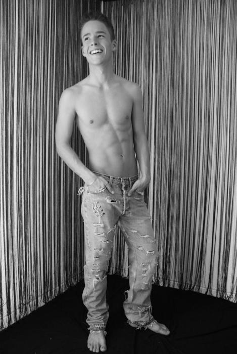 เลือกสักคน