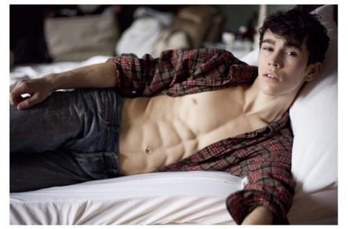 เลือกสักคน