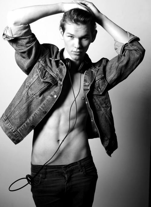 เลือกสักคน