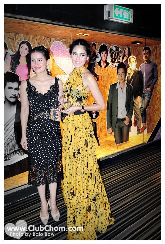 ชมพู่ อารยา กับรางวัลผู้หญิงทรงอิทธิพลแห่งปี (Fashion Icon)