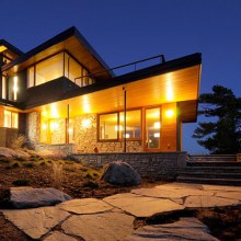 Ontario Eco House Operates Off the Grid